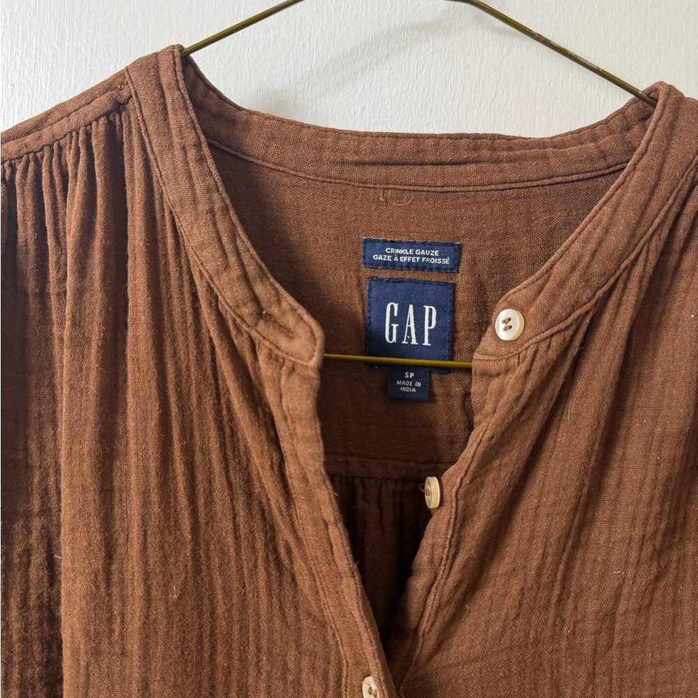 GAP Chestnut Button-Up Top